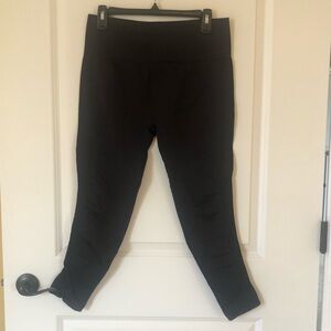 Black Fabletics Leggings. Size XL. Excellent Tummy coverage! Detail on leg sides